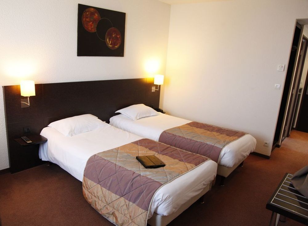 Brit Hotel Du Stade Rennes Ouest Exterior photo